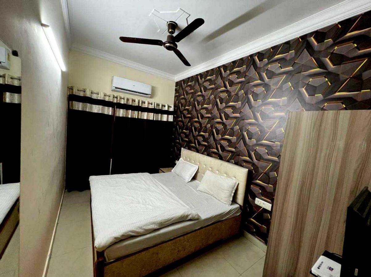 Hotel Anand Amritsar Buitenkant foto