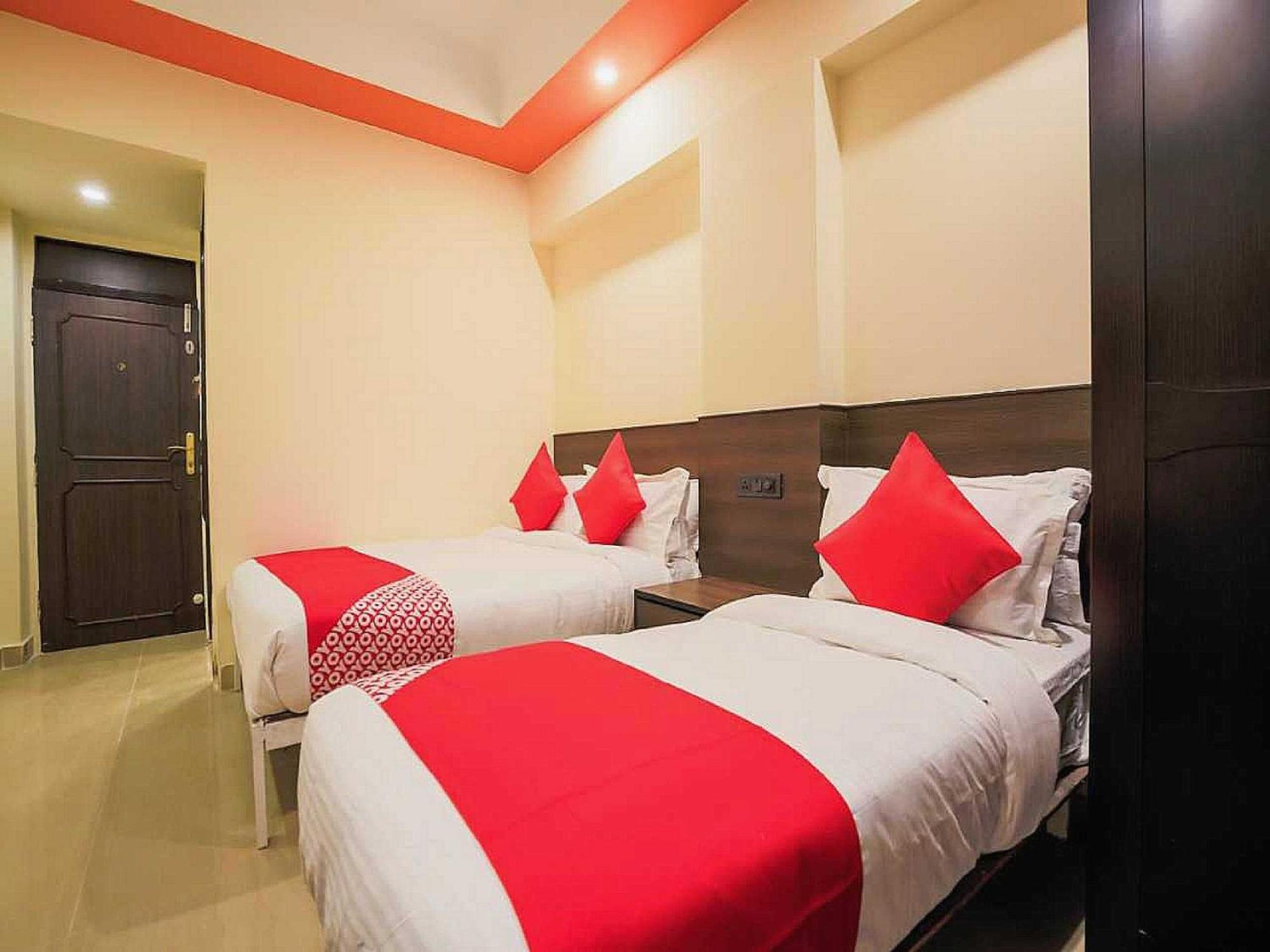 Hotel Anand Amritsar Buitenkant foto