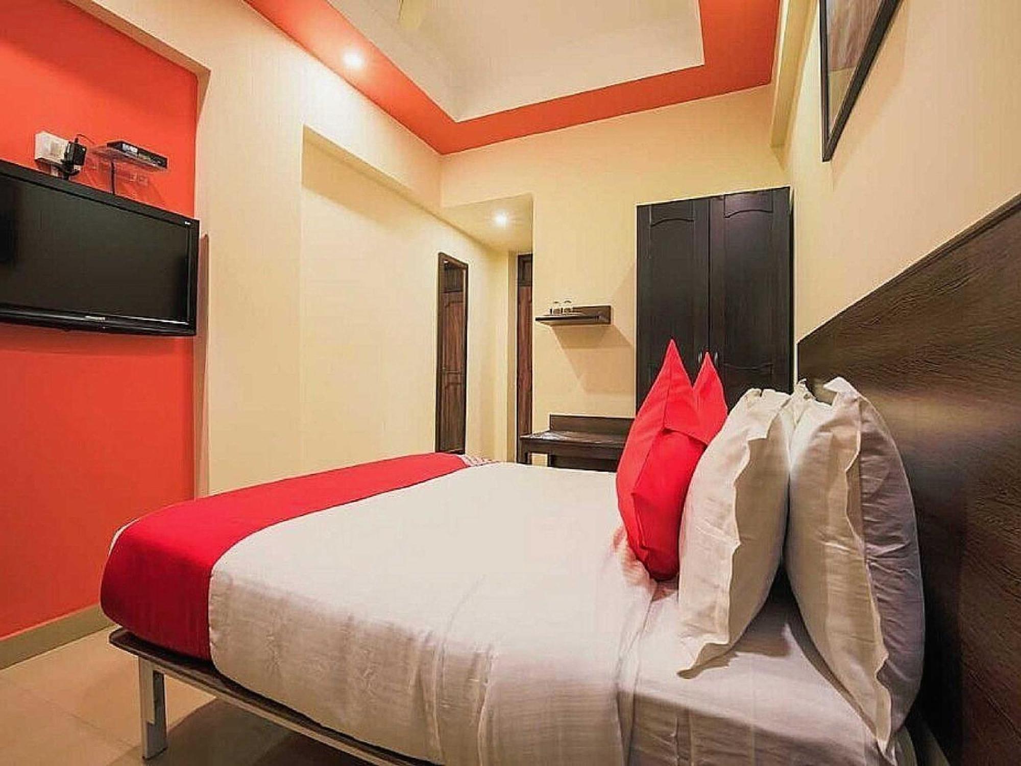 Hotel Anand Amritsar Buitenkant foto