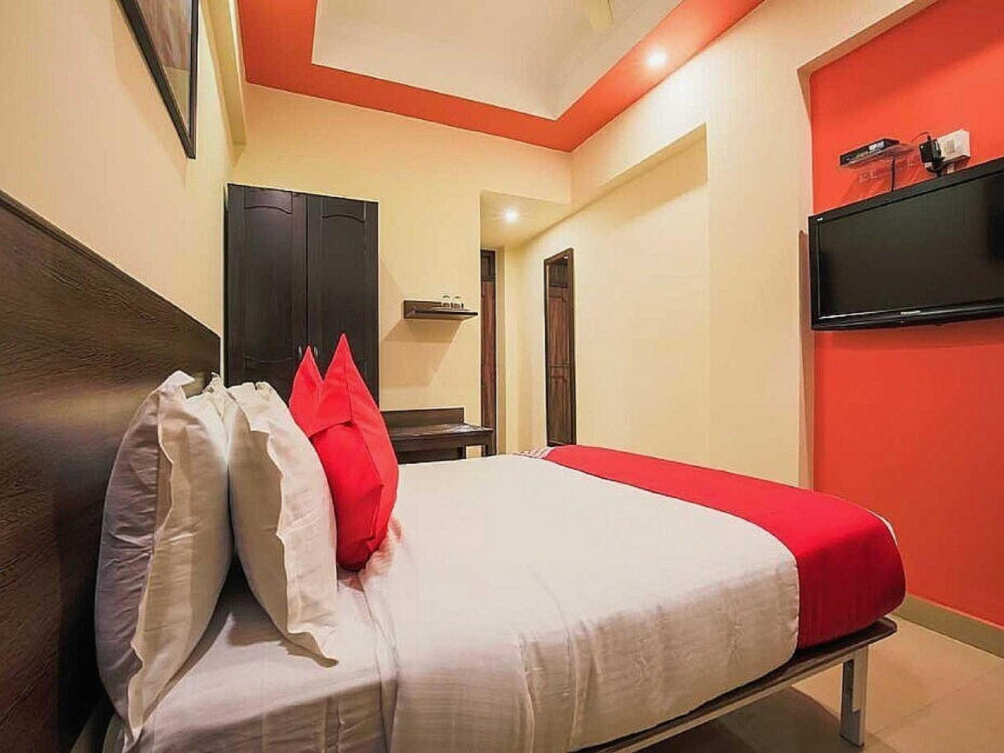 Hotel Anand Amritsar Buitenkant foto