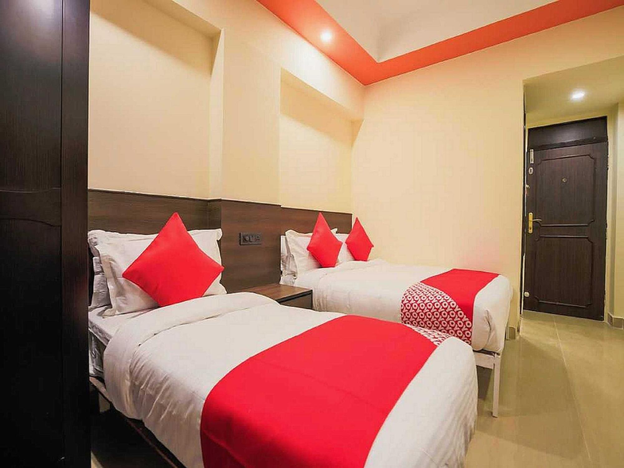 Hotel Anand Amritsar Buitenkant foto