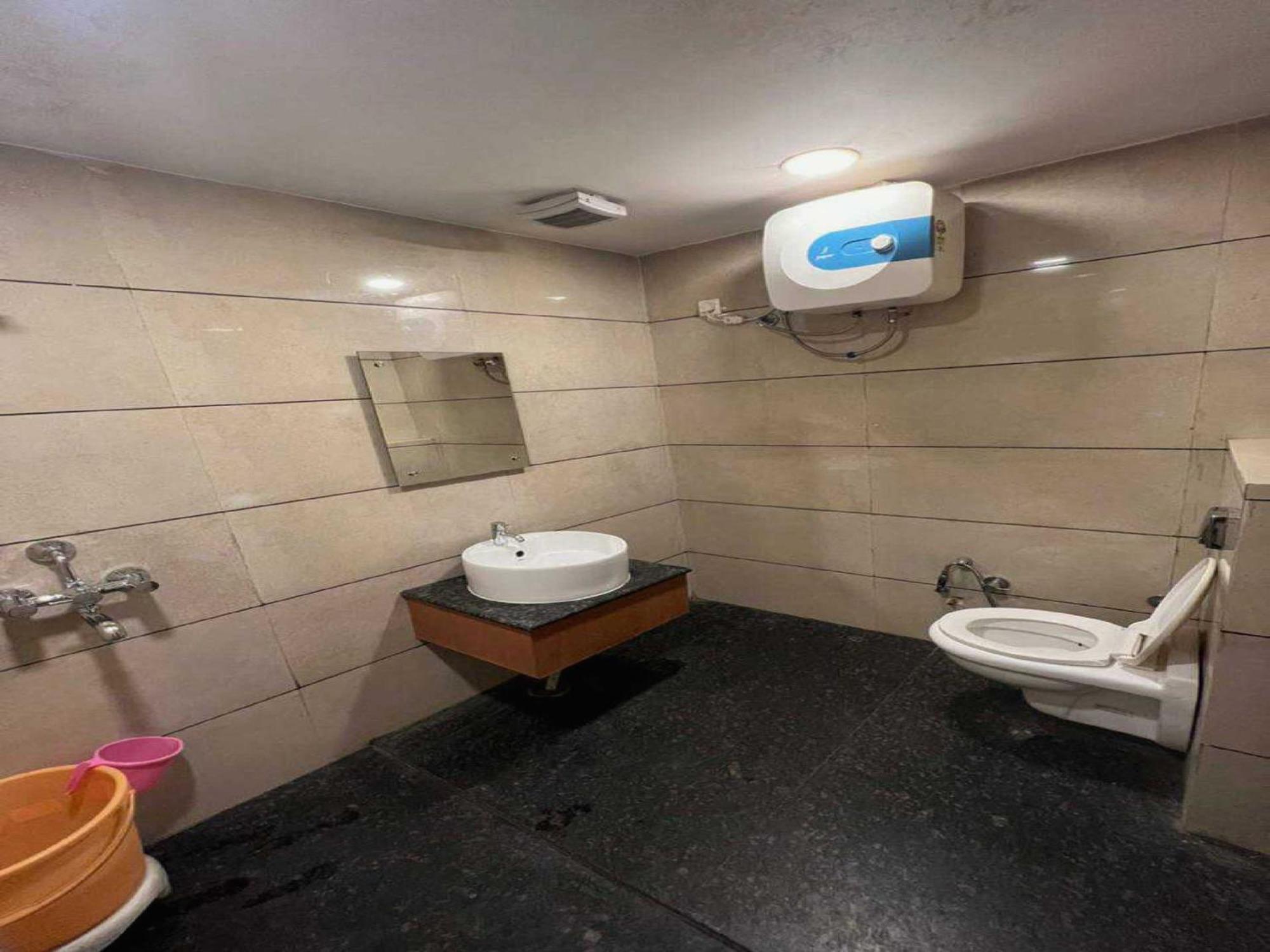 Hotel Anand Amritsar Buitenkant foto