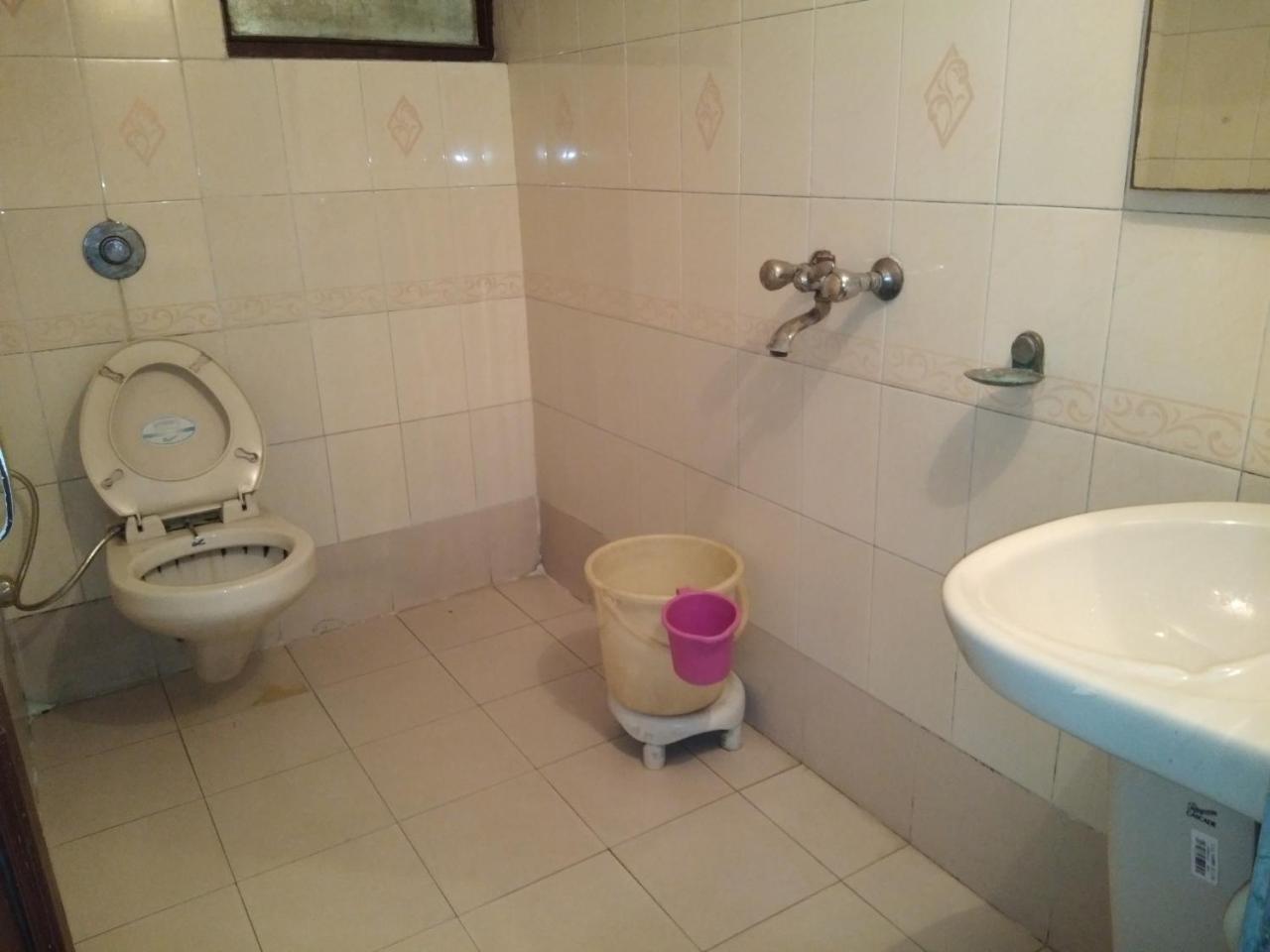 Hotel Anand Amritsar Buitenkant foto