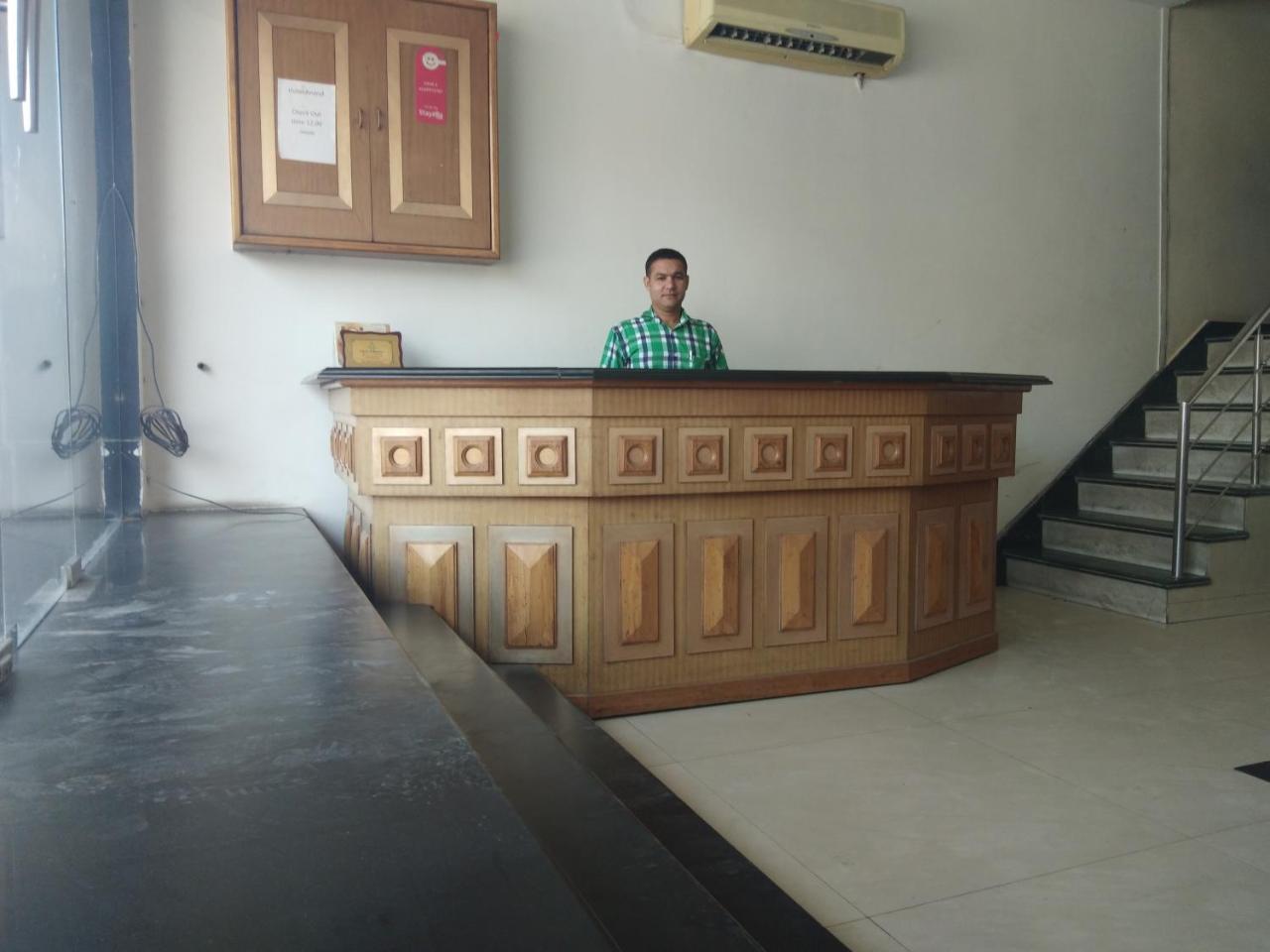 Hotel Anand Amritsar Buitenkant foto